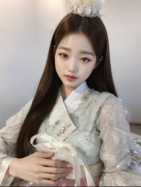 um close up de uma mulher usando um vestido branco e um tiable, Hanfu branco, Mulher sul-coreana bonita, Hanbok coreano, branco hime corte penteado, Hanfu, Hanbok, menina coreana, Mulher coreana, Ulzzang, palace ， Uma menina em Hanfu, mulher coreana jovem ...