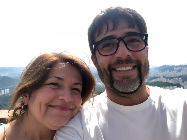 Smiling man and woman taking a selfie in front of a panoramic view, momma and papa, Directed by: Nandor Soldier, imagem de perfil, Retrato de duas pessoas, com montanhas ao fundo, gui guimaraes, Casal feliz, Postagem no Reddit, foto selfie, album photo, Fo...