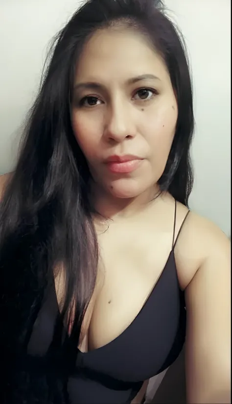 Hay una mujer con cabello largo y negro posando para una foto, 30-year-old woman, 3 0 years old woman, ayahausca, lorena avarez, Imagen de perfil, about 3 5 years old, 38 years old, 30-year-old woman from cuba, alanis guillen, Hermosa mujer mexicana, 2 7 y...