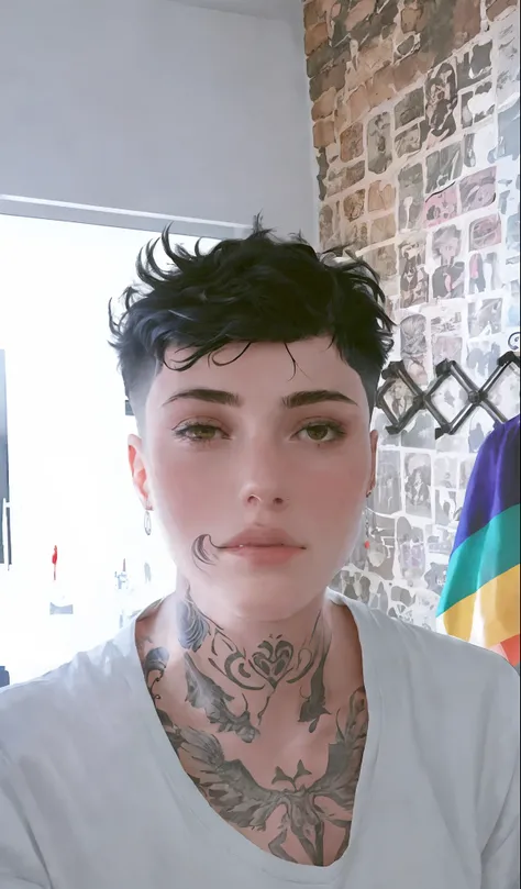 Woman with a tattoo on her neck and neck, androgynous face, androgynous person, imagem de perfil, mulher queer, androgynous, androgynous male, beautiful androgynous girl, brincos enormes e maquiagem queer, Marischa Becker, foto de perfil, non binary model,...