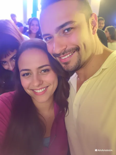 there is a man and woman that are smiling for a picture, imagem de perfil, Directed by: Nandor Soldier, nigth, imagem de qualidade muito baixa, Marischa Becker, by Amelia Peláez, Directed by: Luis Miranda, non blurry, foto de baixa qualidade, divertindo-se...