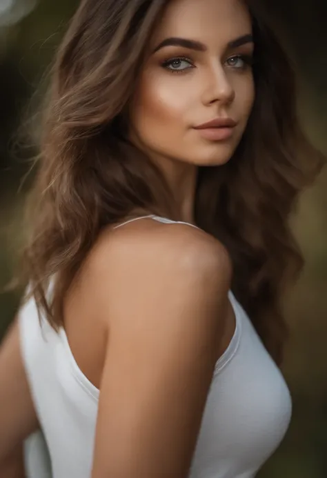 Arafed Mujer con una camiseta blanca sin mangas y un collar, Chica sexy con ojos verdes, Retrato Sophie Mudd, brown hair and large eyes, selfie de una mujer joven, Ojos del dormitorio, Violeta Myers, sin maquillaje, Maquillaje natural, staring directly int...