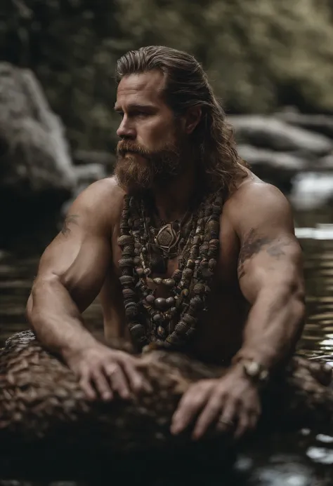 A Norse King,barbudo, Muscular inside an icy pond, tomando banho nu,sem roupa,with penis and testicles on display in the lake,rei viking.