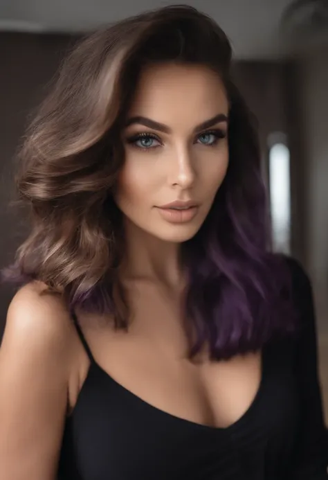 Femme arafed avec des vêtements noirs, fille sexy aux yeux bruns, Portrait Sophie Mudd, cheveux bruns et grands yeux, Selfie d’une jeune femme, Yeux de chambre, Violet Myers, sans maquillage, maquillage naturel, Regarder directement la caméra, Visage avec ...