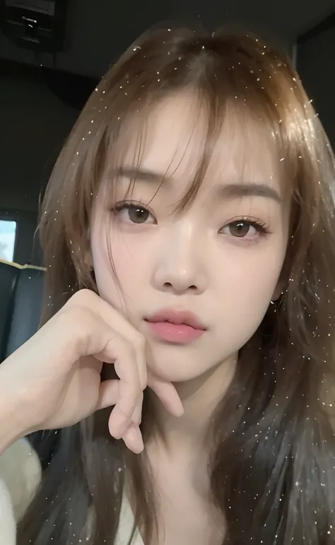 Un primer plano de una mujer con una mano en la barbilla, Lalisa Manobal, Lalisa Manoban de Blackpink, low quality video, Chiho, Parque Roseanne de Blackpink, con flequillo, Asian face, Jossi de Blackpink, 1 8 yo, Ella tiene una cara linda, Yoshitomo Nara