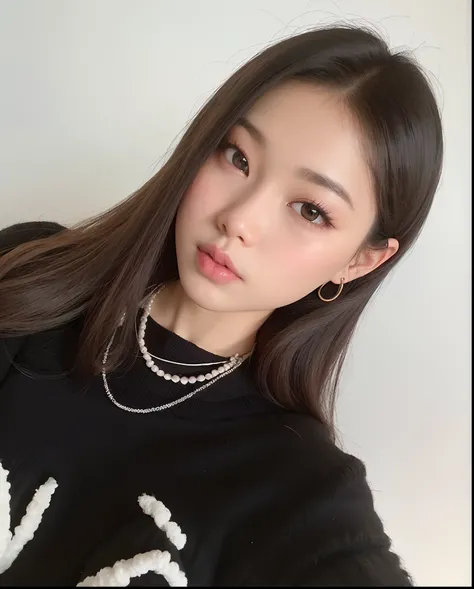 A closeup of a woman wearing a black sweater and a necklace, jennie blackpink, jossi do blackpink, Parque Roseanne do Blackpink, Retrato de Jossi de Blackpink, Ulzzang, Jaeyeon Nam, Heonhwa Choe, menina coreana, Parque Ji-min, Lee Ji-eun, Lee Ji - Eun, you...