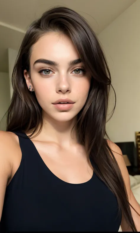 um close de uma mulher com cabelos longos vestindo uma blusa preta, rosto como ester exposito, Retrato Sophie Mudd, Poarch bonito, ela tem um rosto bonito, Cerveja Soft Devil Queen Madison, rosto extremamente bonito, impeccable face, big cheekbones, shes f...