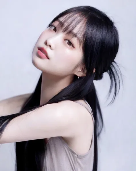 Araffe Asian woman with long black hair and a gray tank top., Lalisa Manobal, Shikamimi, Parque Ji-min, Jaeyeon Nam, Ella tiene el pelo negro con flequillo, Sui Ishida con cabello negro, hwang se - on, Jinyoung Shin, Heonhwa Choe, por Torii Kiyomoto, portr...