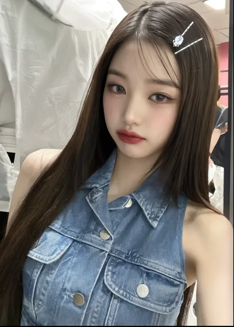 Un primer plano de una mujer con el pelo largo que lleva un chaleco de mezclilla, ulzzang, Jinyoung Shin, Jaeyeon Nam, Chica coreana, Wan adorable cara coreana, Lalisa Manobal, dilraba dilmurat, Bae Suzy, Blackpink Jennie, Hermosa mujer surcoreana, Jossi d...