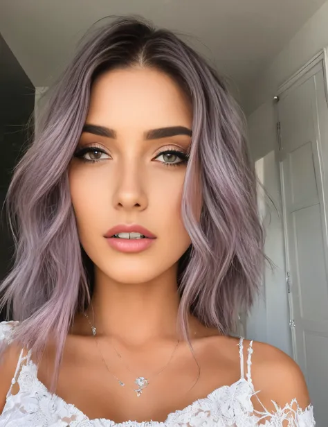 Mulher realista, cabelo roxo, olhos pretos, branca, magra, alta, vestido preto