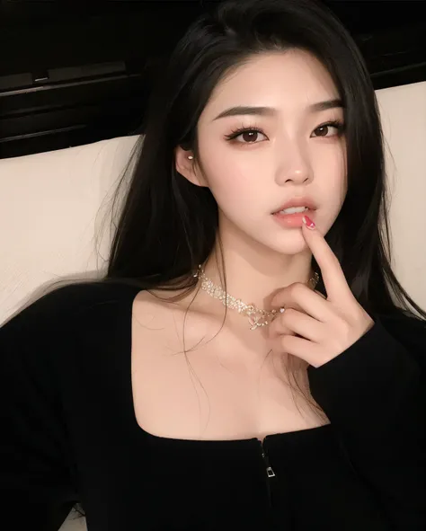 mulher araffe com longos cabelos pretos, vestindo uma blusa preta e um estrangulamento, cruel korean goth girl, linda mulher coreana jovem, Mulher sul-coreana bonita, Ulzzang, menina coreana, mulher coreana jovem bonita, maquiagem sul-coreana popular, maqu...