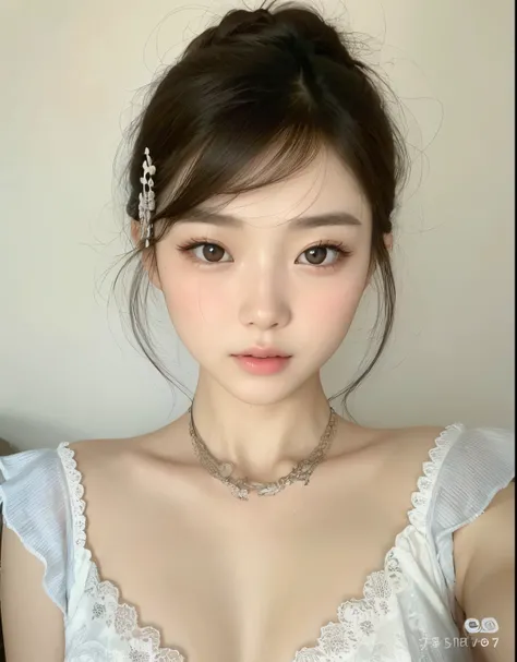 Un primer plano de una mujer con un collar y un collar, Joven y adorable rostro coreano, Hermosa joven coreana, Hermosa joven coreana, Hermosa mujer surcoreana, maquillaje coreano popular, ulzzang, maquillaje popular de Corea del Sur, Cara delicada y encan...