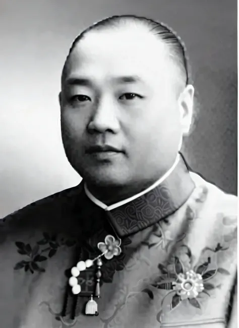 a black and white photo of a man in a uniform, song nan li, author li zhang, inspired by Li Shan, hua cheng, guangjian huang, xiang duan, huifeng huang, xiaoguang sun, qi sheng luo, feng shu, bo feng, zhang daqian, inspired by Yang Buzhi