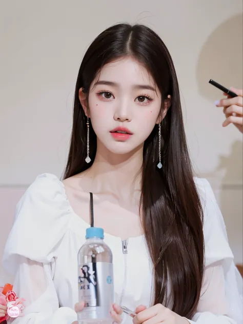 un primer plano de una mujer sentada en una mesa con una botella de agua, retrato de jossi de blackpink, jaeyeon nam, jinyoung s...