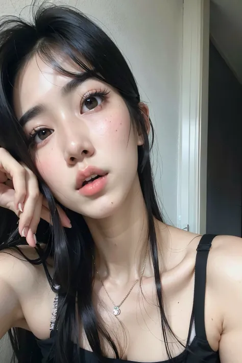 Araffe asian woman with long black hair and a black tank top, maquiagem sul-coreana popular, Ulzzang, maquiagem coreana popular, Mulher sul-coreana bonita, young adorable korean face, linda mulher coreana jovem, beautiful aesthetic face, korean face featur...