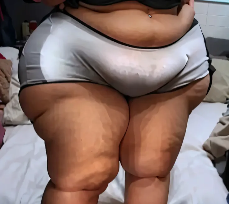 fechar para cima, quadris largos, Realistic huge ass, barriga gorda, white shorts, Realistic, ultra Realistic