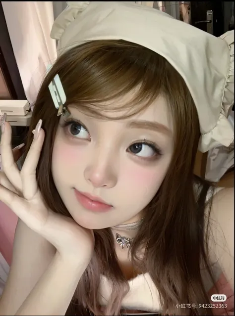 there is an asian person with a hat posing for a photo, ulzzang, chica linda-fina-cara, Hermosa Delphine, Sakimichan, Cara linda clara, Linda cara de anime natural, con cara linda - fina -, Jimin&#39;s young cute Asian face, Hermosa cara de chicas japonesa...