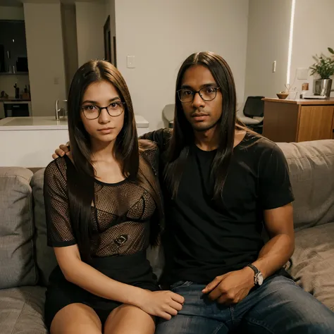 Homem negro, magro, wears glasses with girl with straight hair sitting on the sofa in the living room