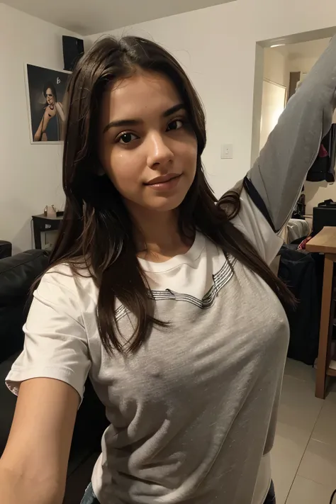 selfie casual en casa y que la chica tenga una remera toda negra