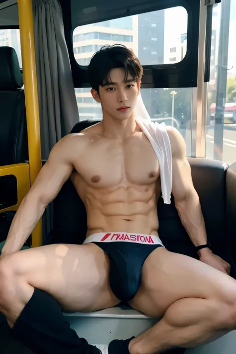 homem asian,   men, pele lisa, sem camisa, peito musculoso, bulge grande, volune na cueca, pose natural, pernas abertas, bus