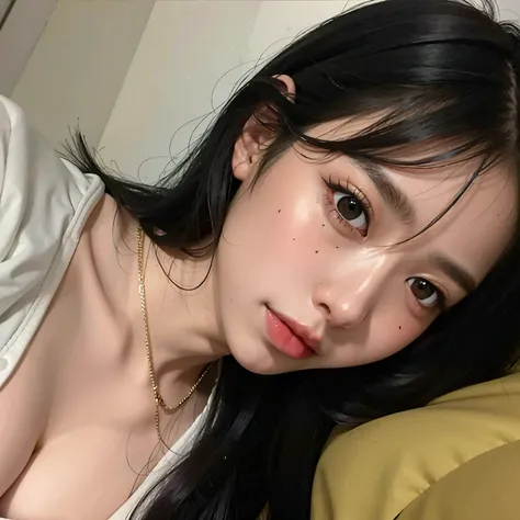 There is a woman who is lying with a cell phone.., muchacha coreana, ulzzang, hermosa mujer coreana del sur, gorgeous young mujer coreana, hermosa joven mujer coreana, mujer coreana, heonhwa choe, Jinyoung Shin, buena chica joven, asian girl, 22 years, wen...