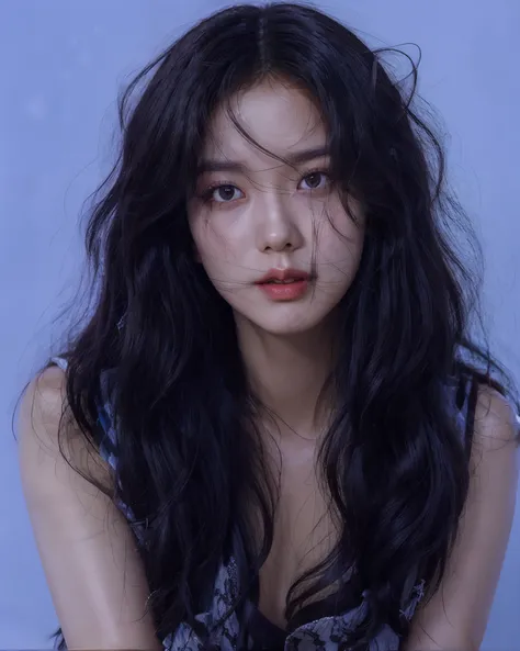 mulher arafed com cabelo preto longo e um vestido castanho, primeira onda, com cabelos longos e cacheados, kim jisoo, com cabelo...