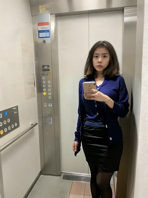 cardigan，tight mini skirt，pantyhose，inside the elevator，selfie