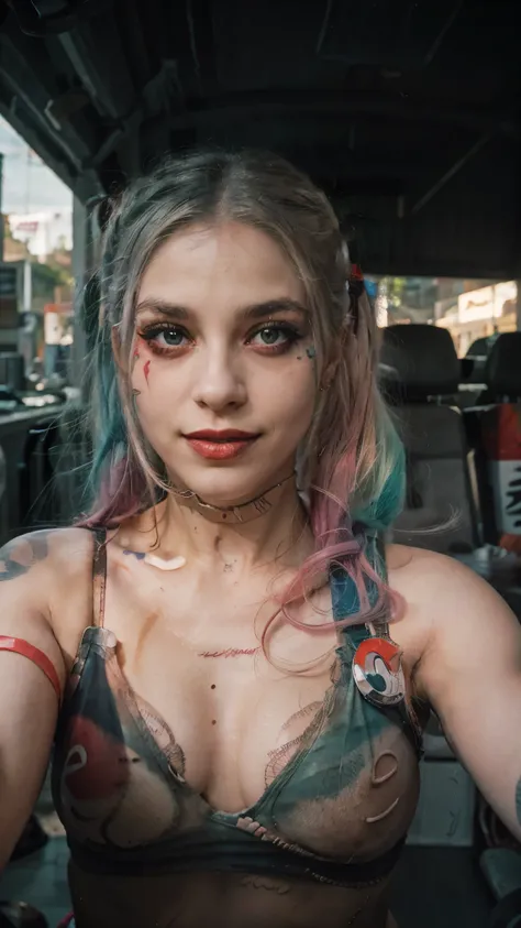 Harley Quinn linda, olho verde, extremamente realista, muito bela, loira, fitness, sexy, sensual