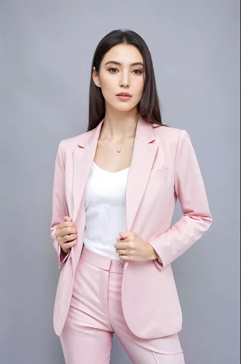 mulher de terno rosa posando para uma foto contra um fundo cinza, vestindo um terno rosa claro, Garota de terno, Garota de terno, no estilo de lam manh, wearing Business suit, woman in Business suit, vestindo terno de moda, Business suit, wearing a Busines...