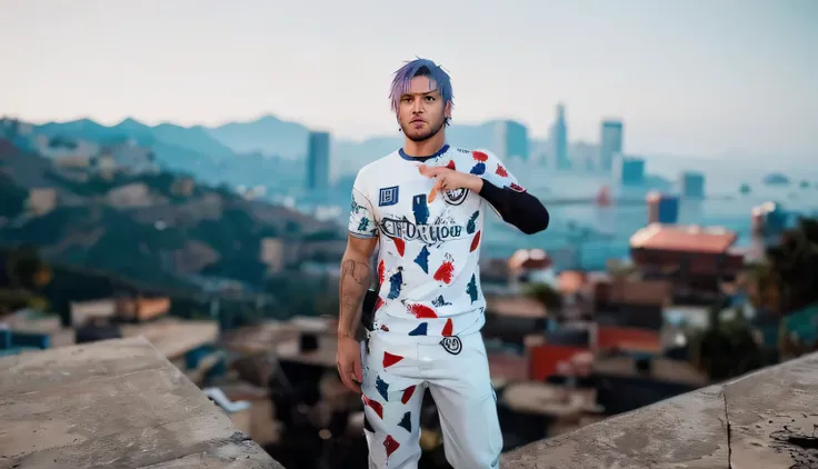 Slim man with purple hair and white shirt standing on a ledge, como um personagem do GTA V, como o protagonista do gta 5, neymar in gta v, 2k aesthetic, roupas renderizadas realisticamente, moda ciberpunk, Estilo GTA 6, personagem gta, 8k altamente detalha...