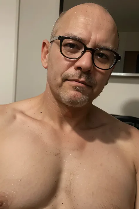 62-year-old bald man with white streaks behind his neck, barba muito grande branca e cor de pele morena sem pelos, e gordo (100 quilos)
Sem pelos no peito
