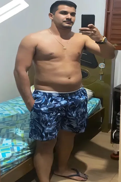 homem arafa tirando uma selfie em seu quarto com um celular, ele tem 3 5 anos, low quality video, ele tem cerca de 50 anos, ele tem cerca de 5 0 anos, Sem camisa, ele tem cerca de 4 0 anos, ele tem cerca de 40 anos, mid shot of a handsome guy, foto adequad...