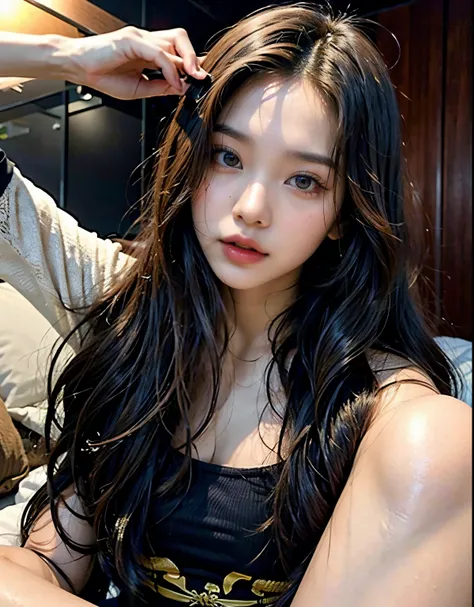 um close de uma mulher com longos cabelos pretos deitada em uma cama, linda mulher sul-coreana, com cabelos longos e olhos penetrantes, beautiful asian girl, linda jovem coreana, Xision Wu, sha xi,  de 19 anos, beleza de cair o queixo, beautiful chinese mo...