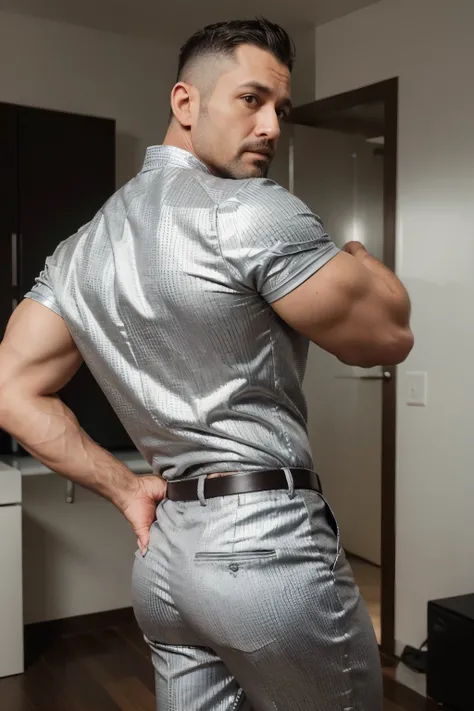 40 year old man very nalgon, cuerpo completo, hombres musculosos、cabello corto、una barba、de primera calidad,Hiper pectorales,Usar un traje sin saco、dynamic looseness、Sharp focus on the、silver dress pants, culo redondo backside, manly