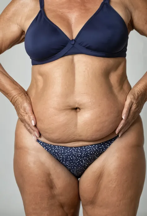 Woman in her 50s, de piernas abiertas un poco gorda