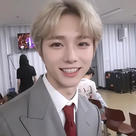 Ulzzang boy, ulzzang, Korean ulzzang boy, boy, cute face, cute eyes, cute, brown hair, choi beomgyu, beomgyu from txt, choi beomgyu, beomgyu, small smile, smiling 