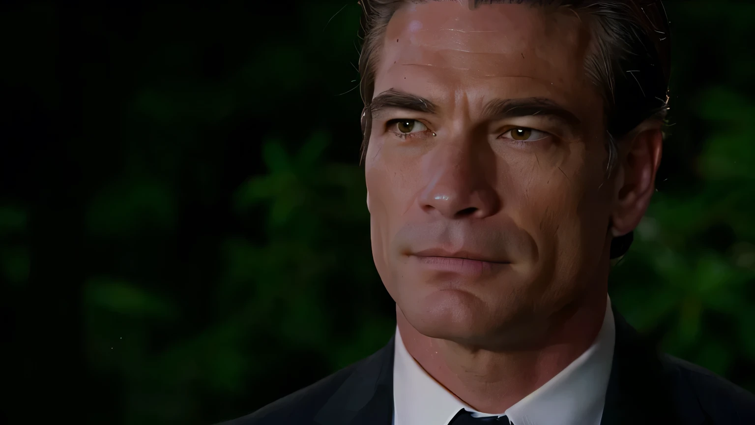 sharp man in suit and tie looking at camera, Greg Ferros, fazendo o olhar bateman, in the movie hard target (1993), cena favorita, floresta ao fundo, clean da cena de Twin Peaks, Timothy Dalton, de uma cena de Twin Peaks, floresta ao fundo, Em Twin Peaks, ...