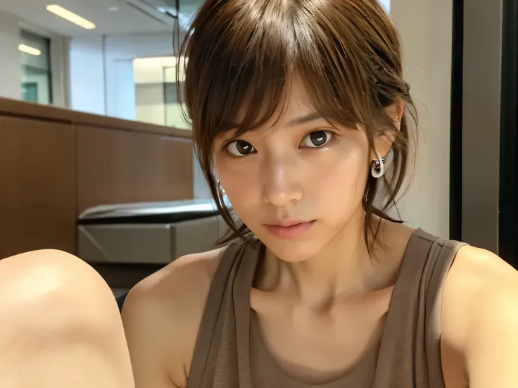 Look into the eyes,　Eye contact,　Front of face,　Front face,　face,　head,　Cross-legged,　indoor,　Brown Hair,　bangs,　Light clothing,　Tank top,　Sweat,　Sweaty,　Sweaty,　clavicle,　Cross-legged,　Light from below,　Chest,　Earrings