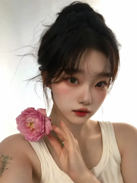 Hay una mujer con una flor en la mano, jinyoung shin, ulzzang, muchacha coreana, hermosa mujer surcoreana, maquillaje popular de corea del sur, hermosa joven coreana, hermosa joven coreana, Maquillaje coreano popular, joven y adorable rostro coreano, Heonh...