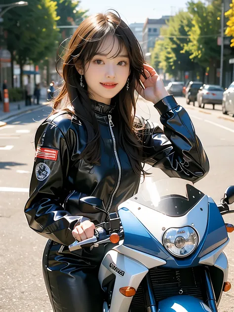 riding a motorcycle、smile、brown long sleeve racing leather suit