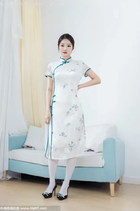 A Chinese beauty，Beautiful woman with perfect body，The beautiful woman has the most beautiful face ，Beautiful woman wearing cheongsam miniskirt，Beautiful women wear white pantyhose，Beauty wears high heels