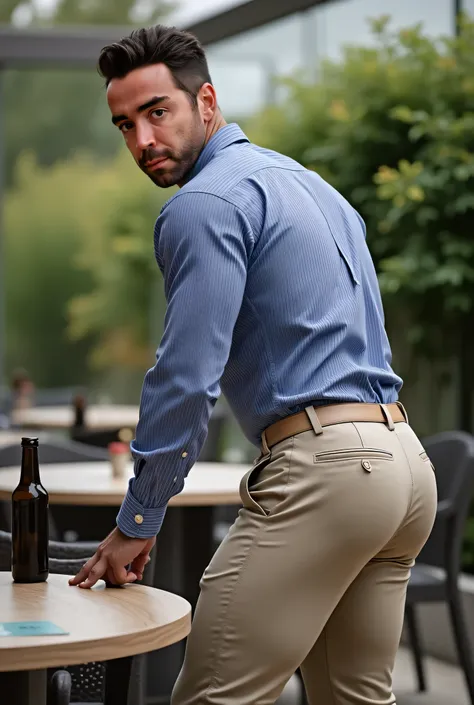 Fotografía realista, 35-year-old muscular (((atletic man))) , , View from below, nalgon de perfil, stripe blue formal shirt and very tight light beige trousers, brown belt, de perfil, Big butt, viendo a cámara, ojos negros, en el patio, hombre sexy, muy na...