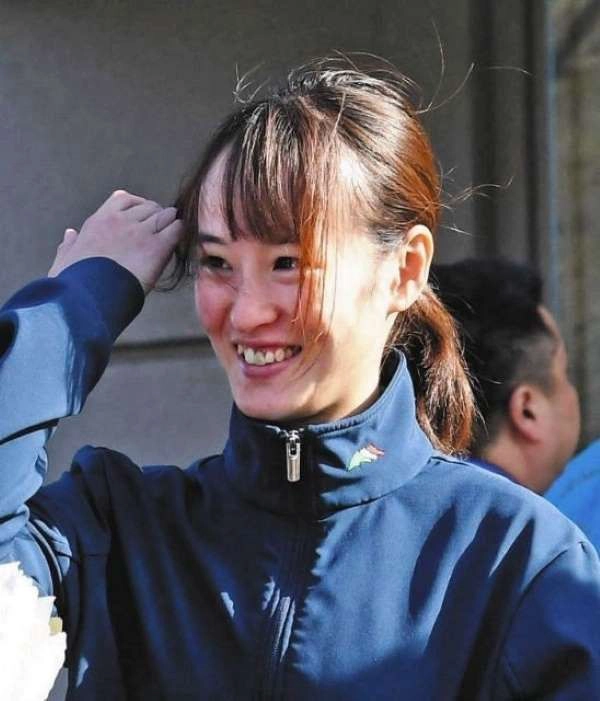 藤田　菜七子　FLUX 1.0