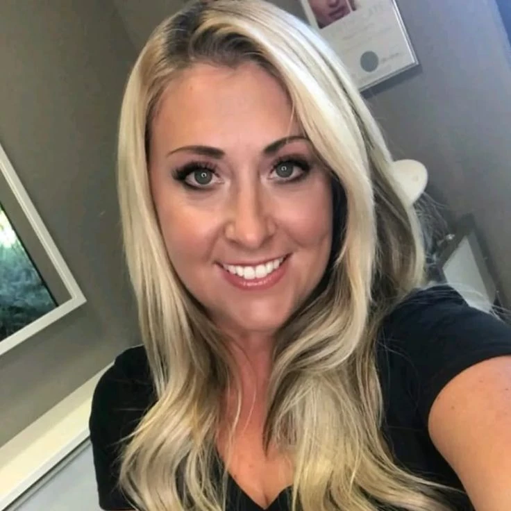 Nicole1. 1