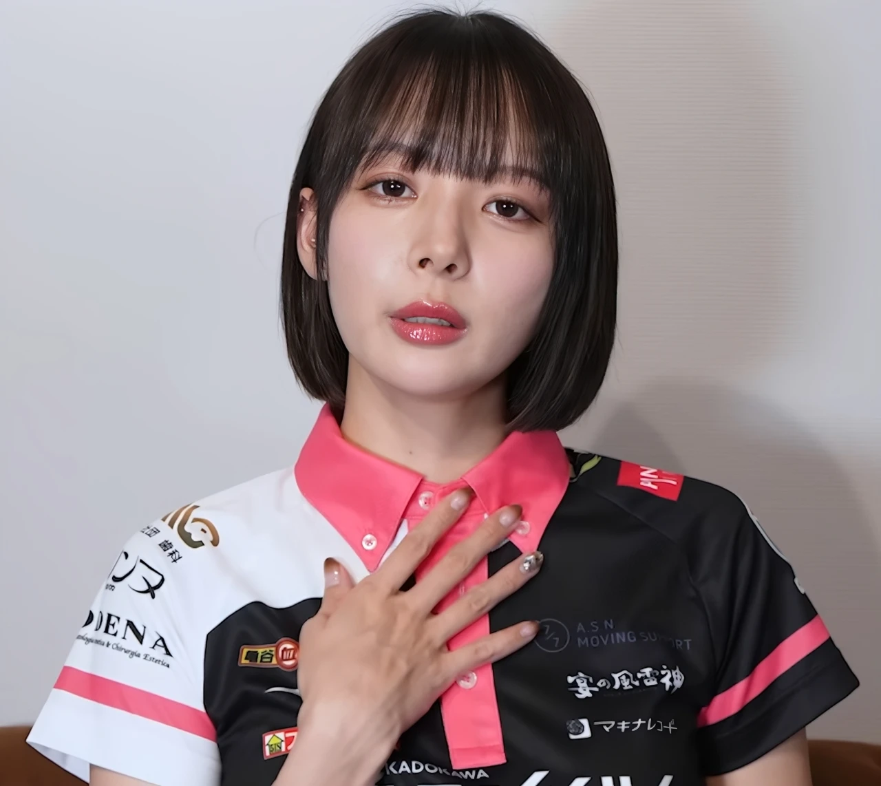 岡〇彩佳　144837 v1.0