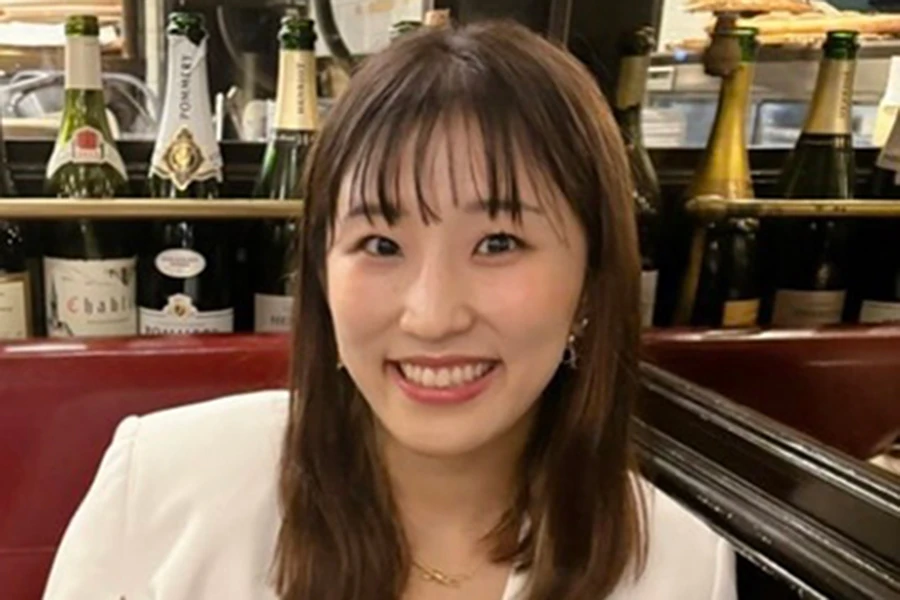 須崎 優衣 FLUX 1.0